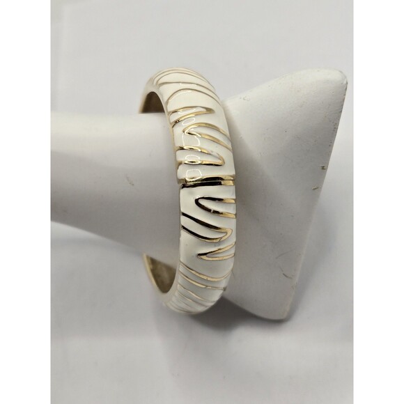 Zebra Print enameled CLAMPER HINGED  BRACELET - Picture 4 of 5